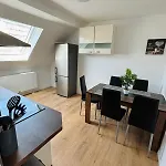 Apartment- Kernsaniert-Duesseldorf Bilk