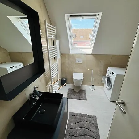 Apartment- Kernsaniert-duesseldorf Bilk Appartement *