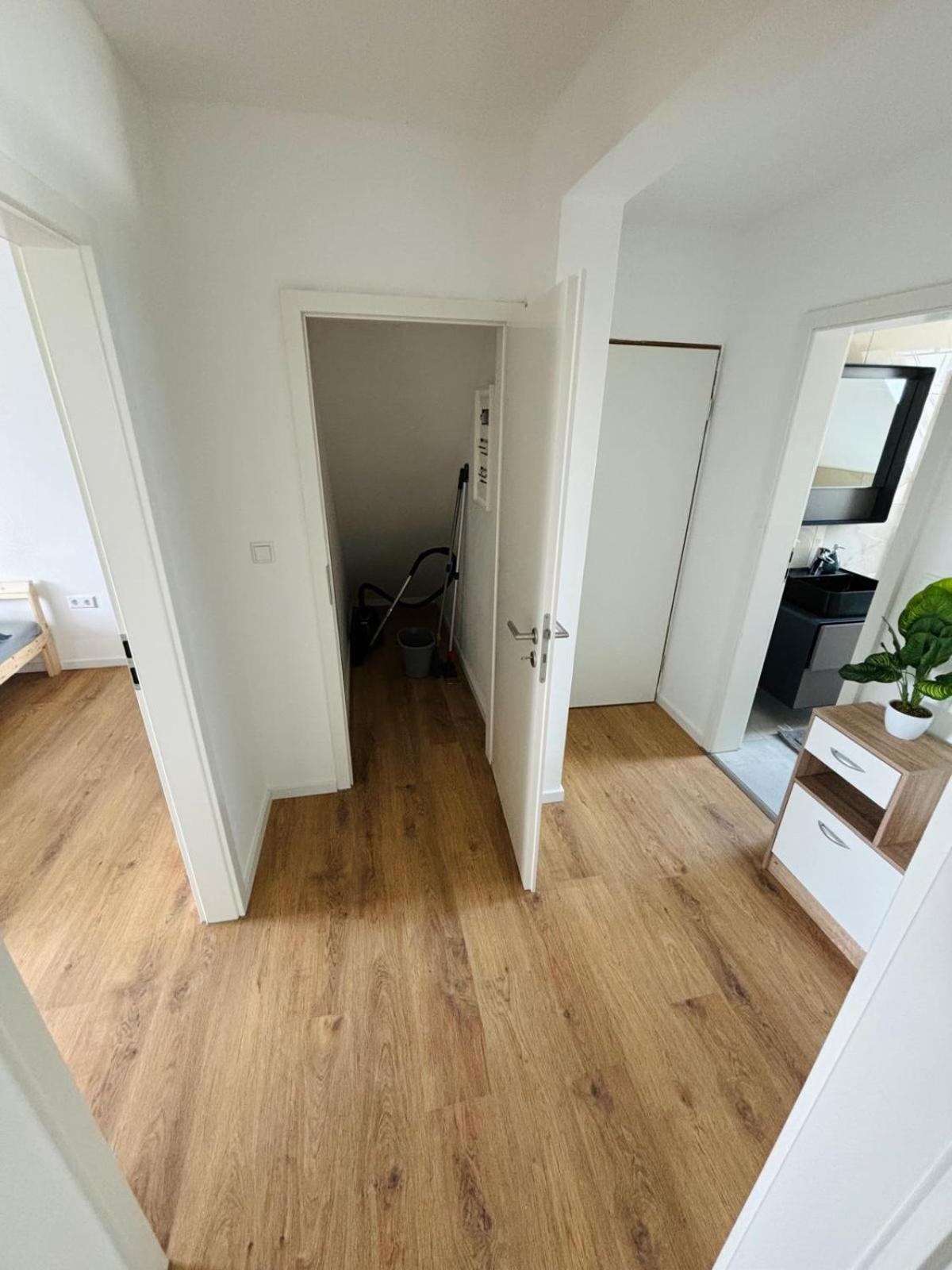 Apartment- Kernsaniert-düsseldorf Bilk * Düsseldorf